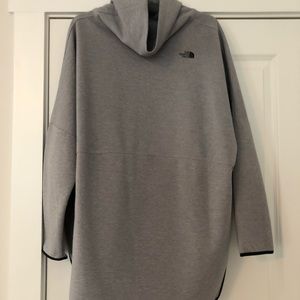 North face Pull Over sweatshirt. Size L